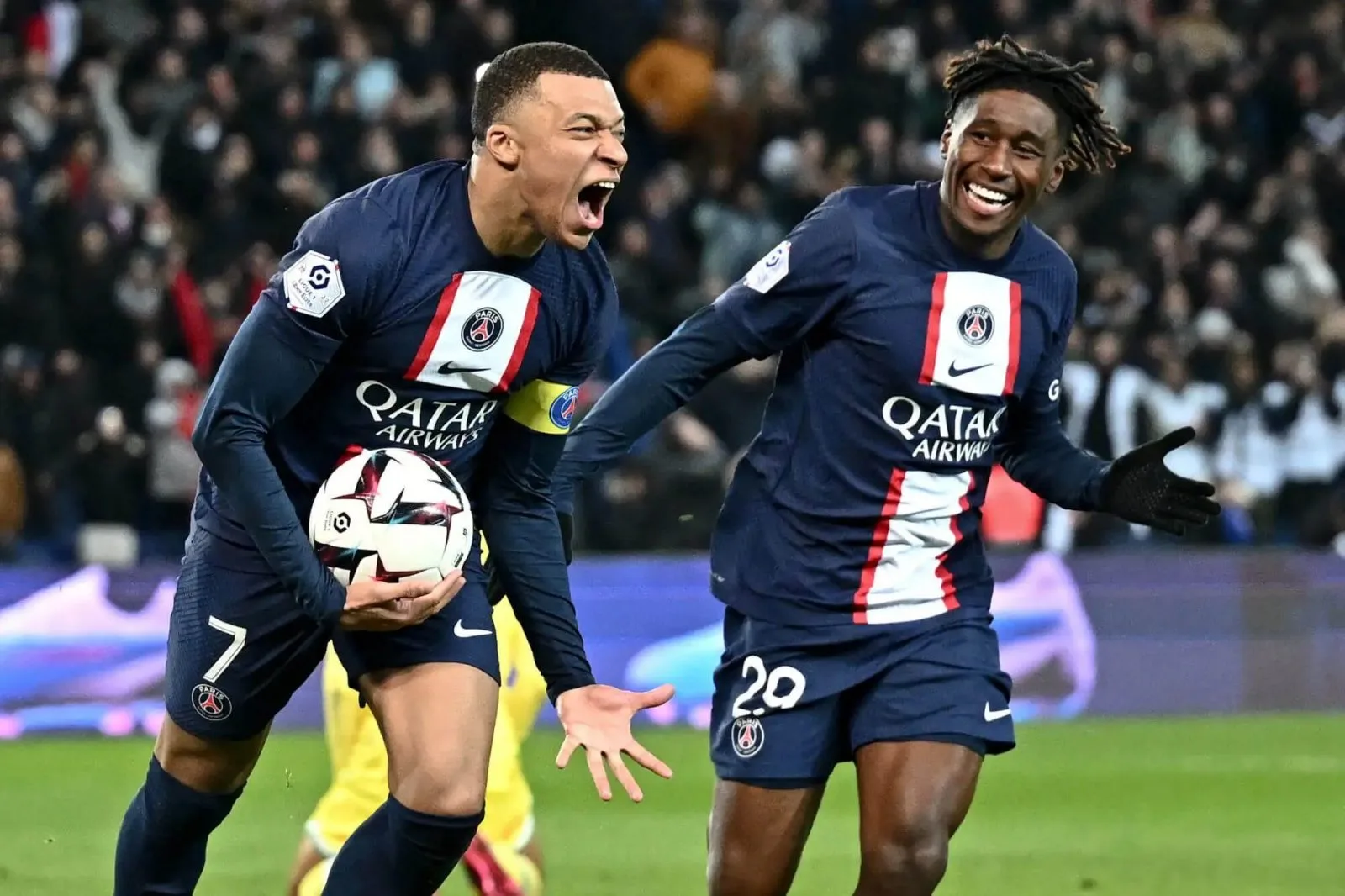 سان جيرمان يفوز بصعوبة على نانت ويعزز صدارته للدوري الفرنسي