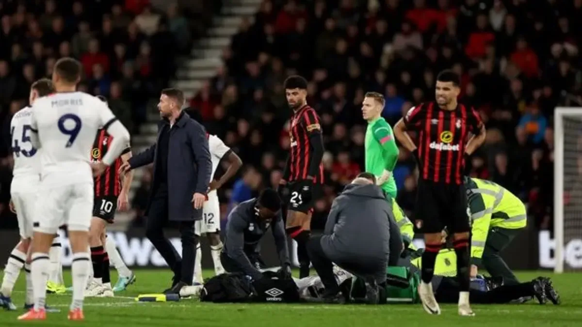 بالفيديو: لاعب في الدوري الإنجليزي يتعرض لسكتة قلبية
