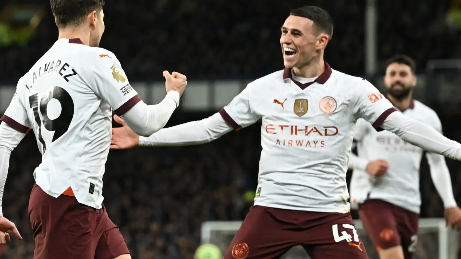 مانشستر سيتي يقلب الطاولة على إيفرتون في الدوري الإنجليزي