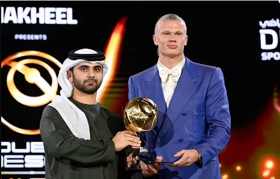 هالاند يتوج بجائزة أفضل لاعب في العالم من جلوب سوكر