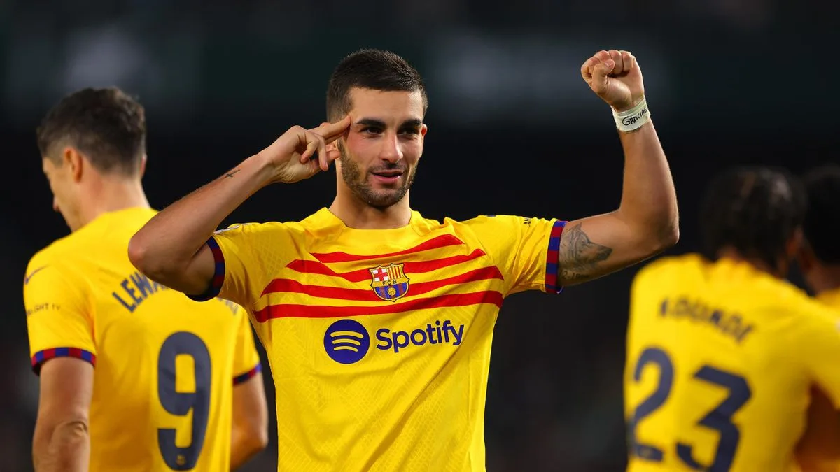 برشلونة يحقق انتصارًا دراميًا على ريال بيتيس في الليغا