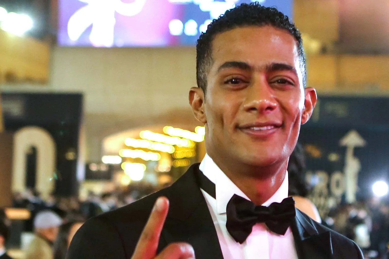 تنصيب محمد رمضان سفيرا للإتحاد الافريقي لكرة القدم