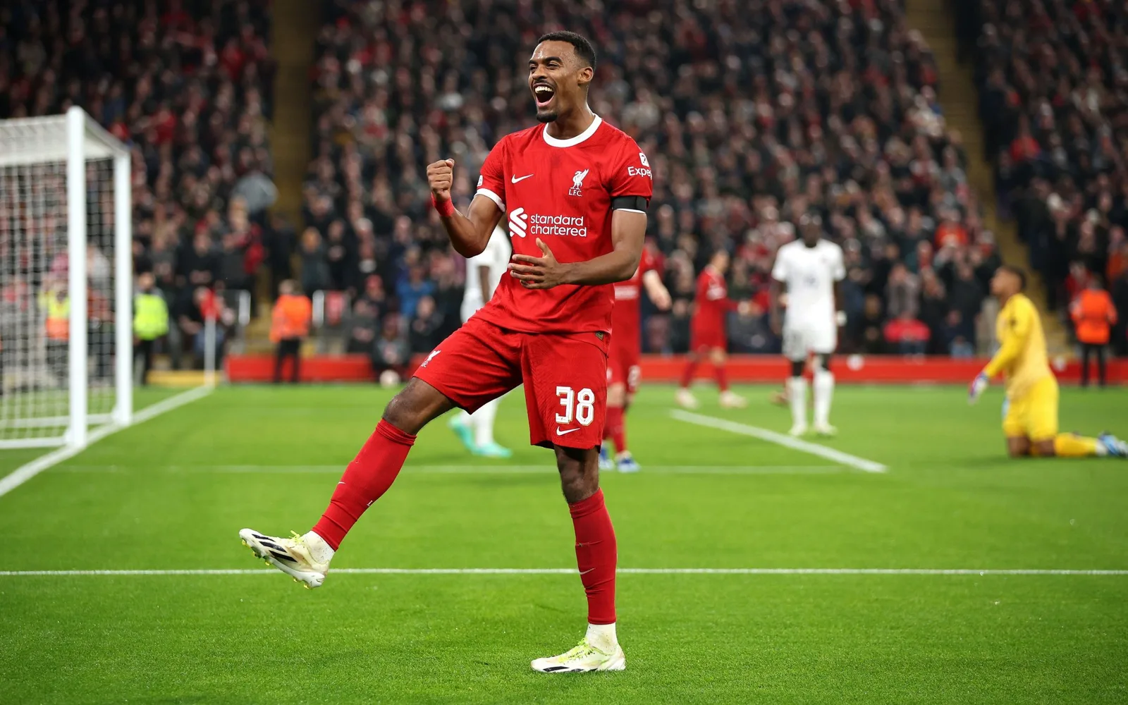 ليفربول يضرب شباك برينتفورد برباعية في الدوري الإنجليزي