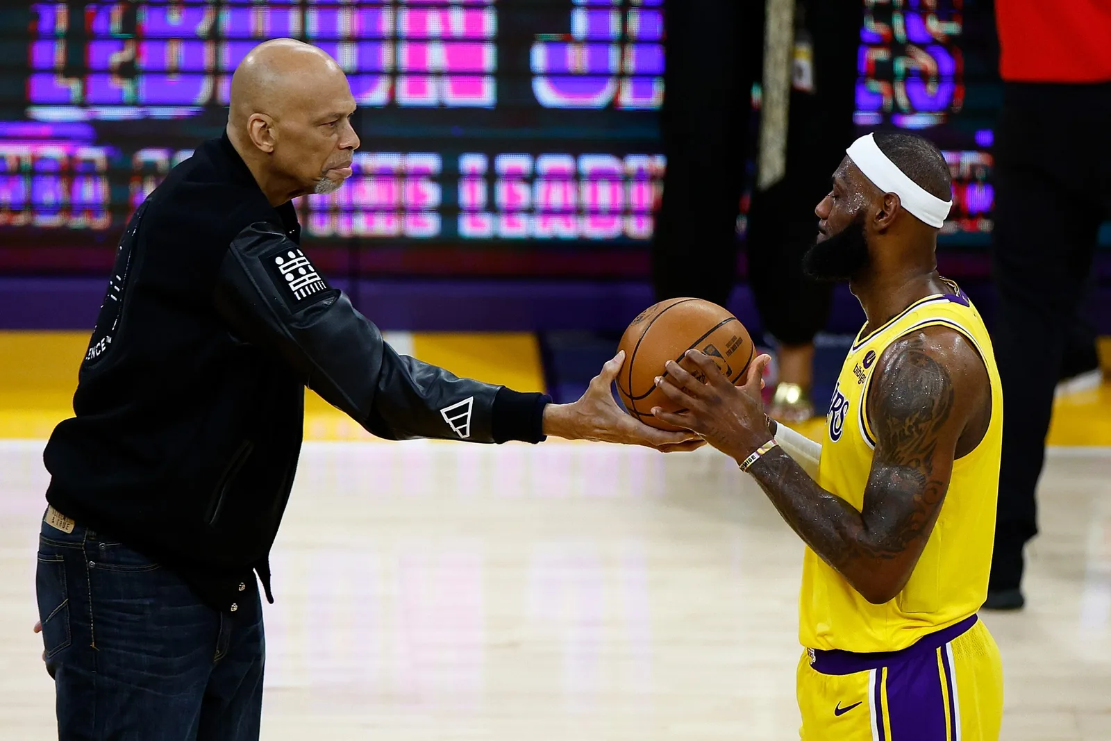 أكثر 10 لاعبين تسجيلاً للنقاط في تاريخ NBA