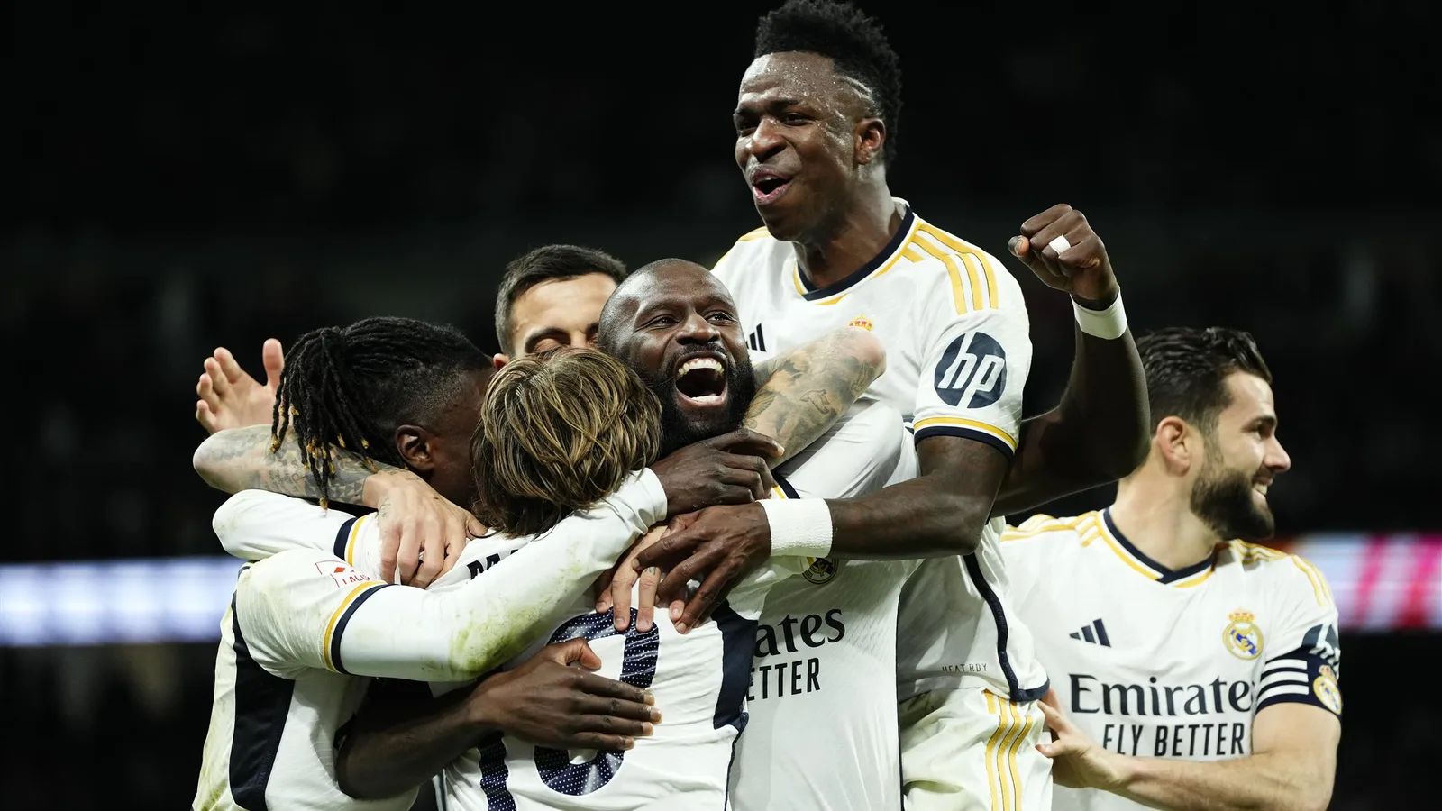 ريال مدريد يكتسح سيلتا فيجو برباعية ويعزز صدارته