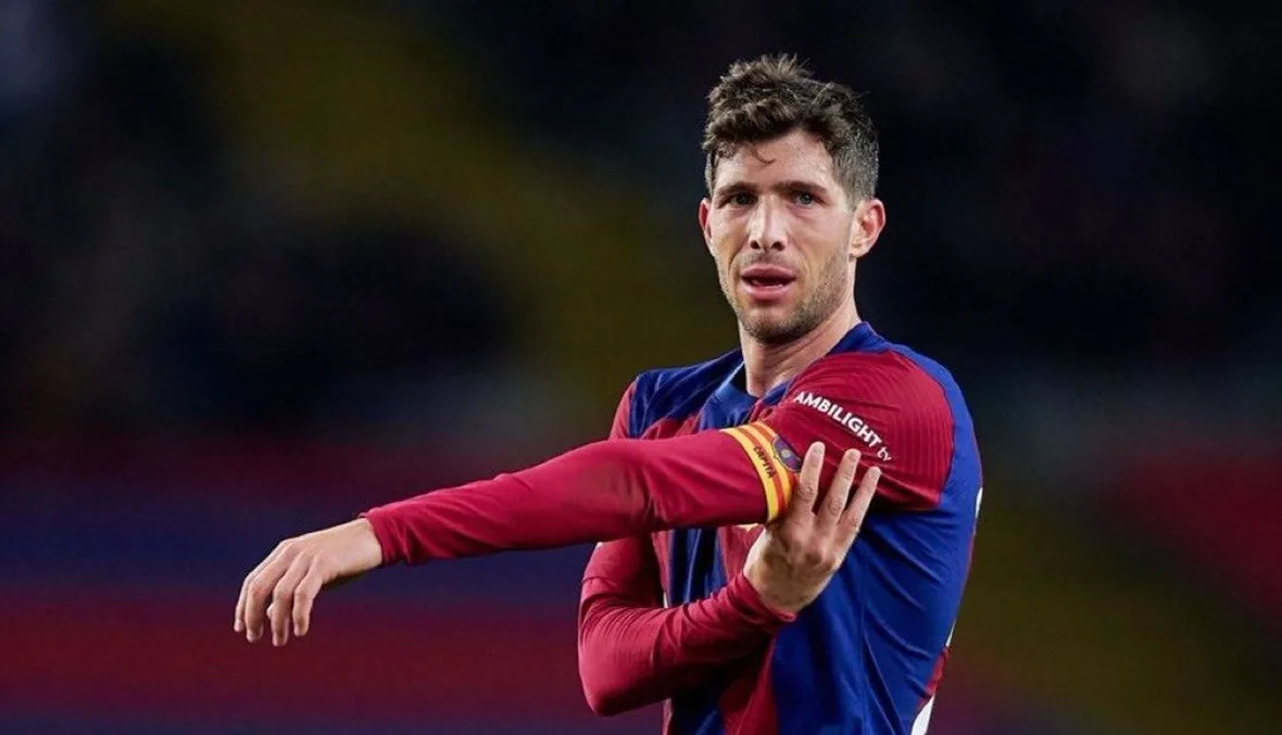 رسمياً ... قائد برشلونة سيرجي روبيرتو يرحل عن صفوف الفريق