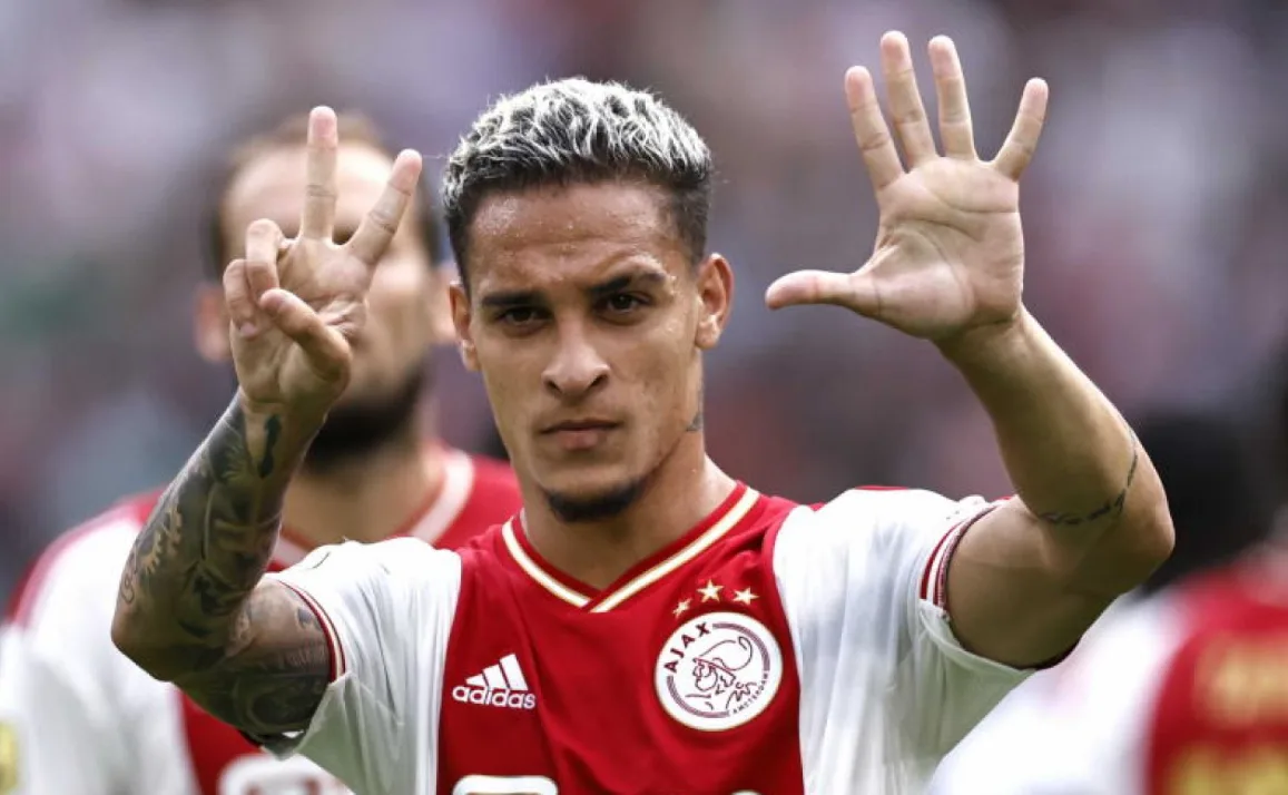 براءة لاعب مانشستر يونايتد "أنتوني" من تهمة العنف المنزلي