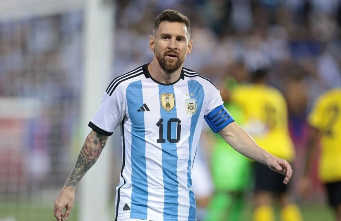 ميسي يعود لقيادة الأرجنتين في تصفيات كأس العالم 2026
