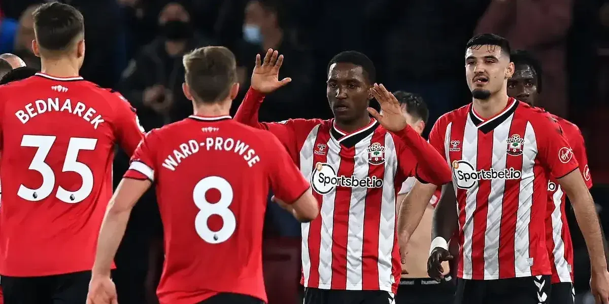 ليفربول يهزم ساوثهامبتون بهدفين ويتأهل إلى نصف نهائي كأس كاراباو 2025