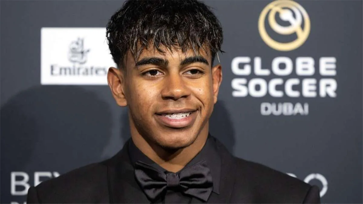 جلوب سوكر .. لامين يامال أفضل لاعب شاب في 2024