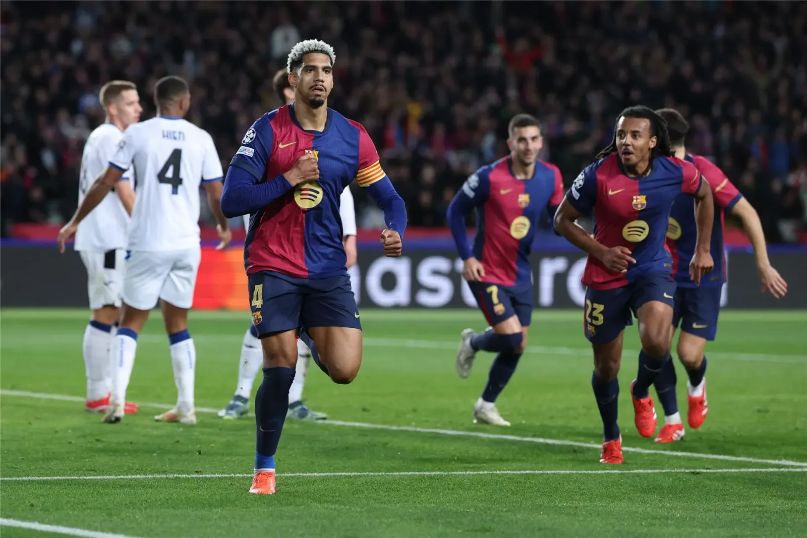 برشلونة يتعادل مع أتالانتا 2-2 بدوري أبطال أوروبا