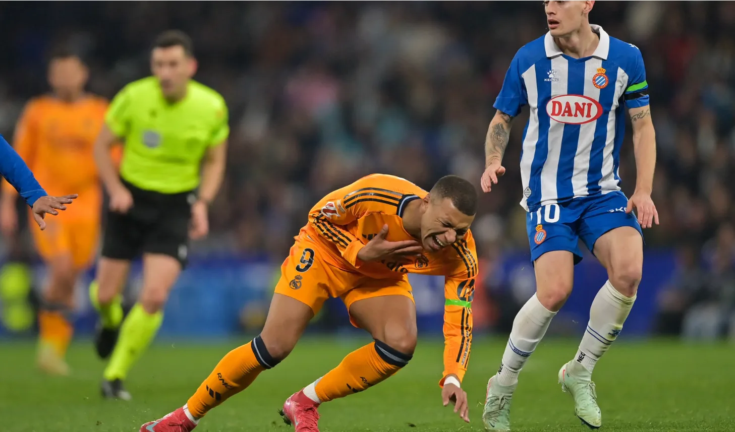 إيقاف حكم مباراة ريال مدريد وإسبانيول