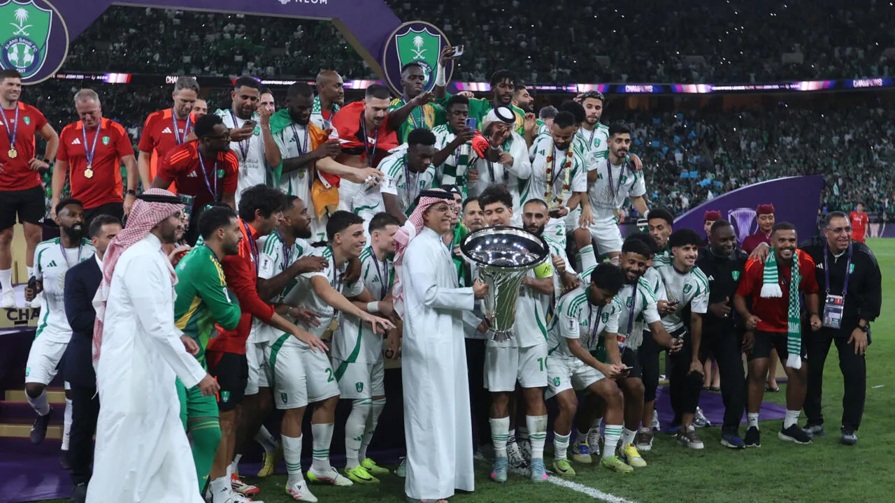 الأهلي السعودي يتوج ببطولة دوري أبطال آسيا للمرة الأولى بتاريخه