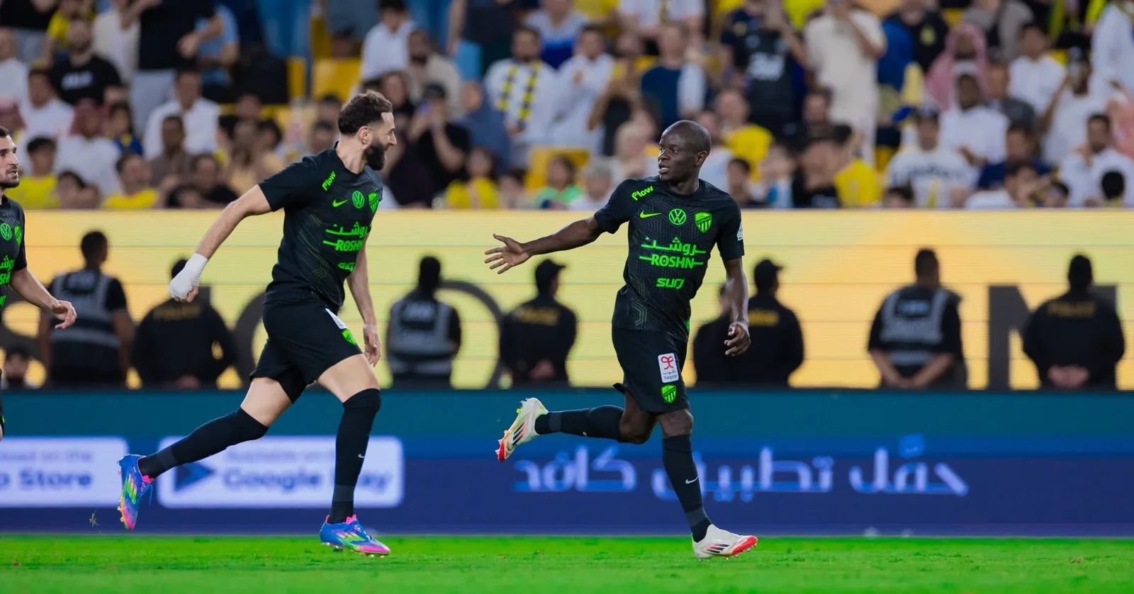 الاتحاد يقلب الطاولة على النصر ويواصل صدارته للدوري السعودي
