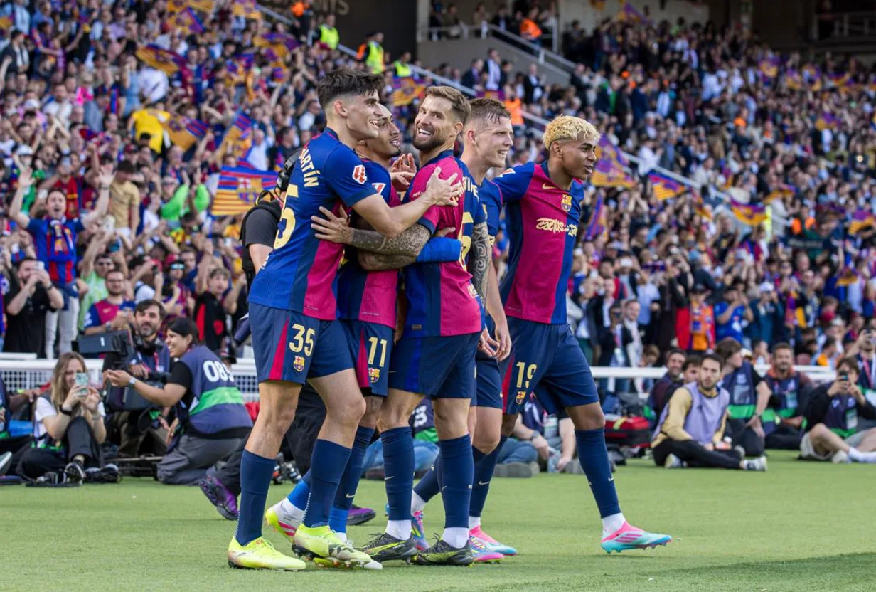برشلونة يهزم ريال مدريد ويقترب من التتويج بالدوري الإسباني