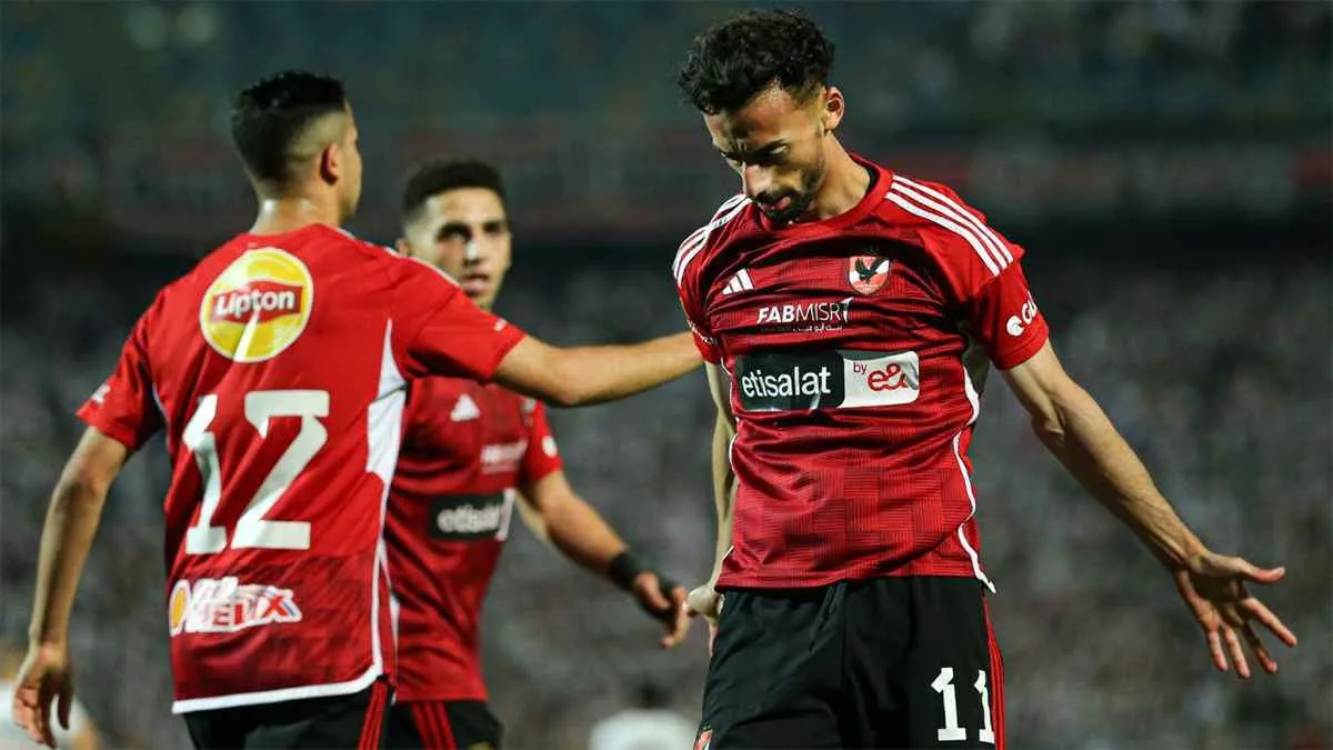 فيديو: لامين يامال يستعرض مهاراته فوق سور الصين العظيم