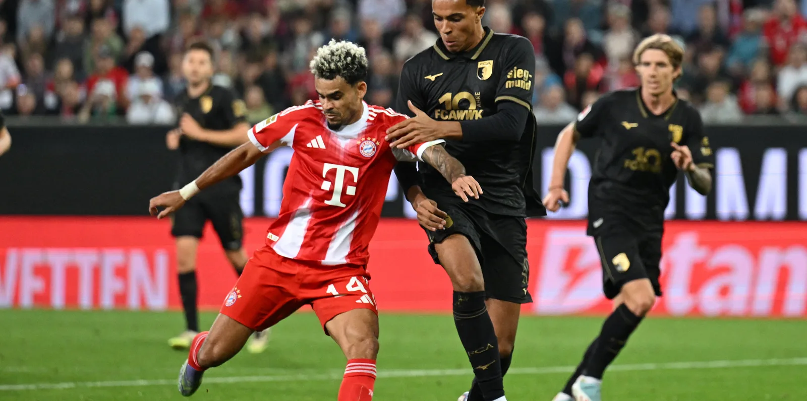 بايرن يحقق فوزا بخماسية على هامبورغ في الدوري الألماني