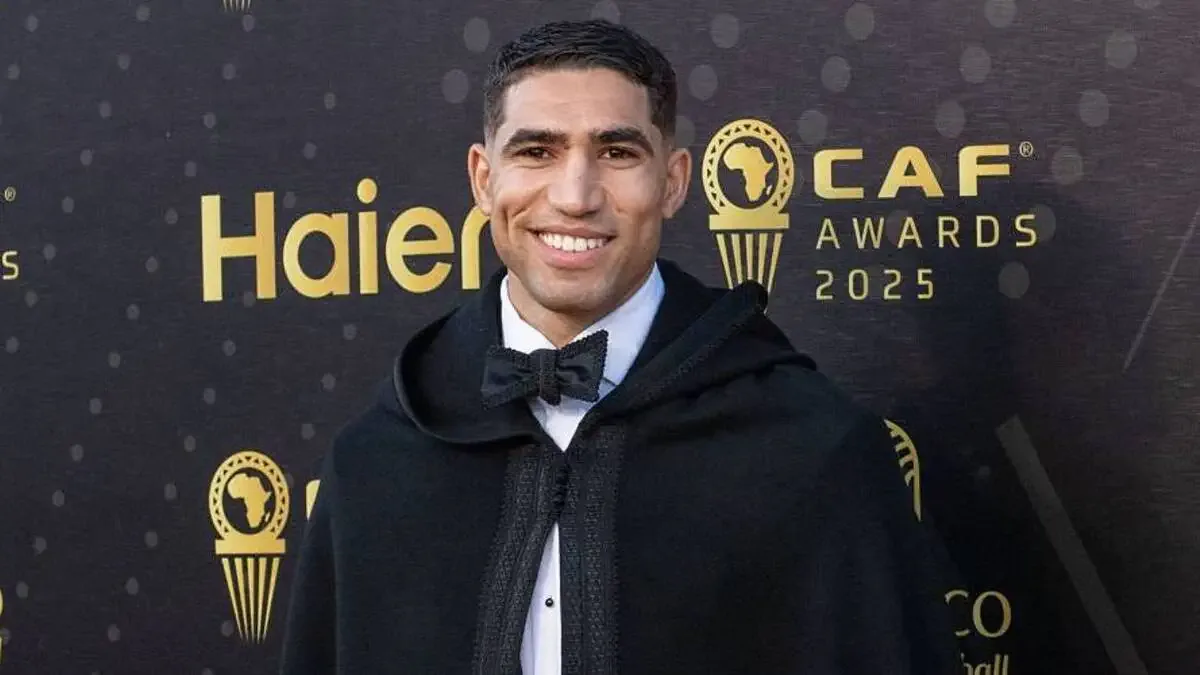 أشرف حكيمي يتوج بجائزة أفضل لاعب إفريقي