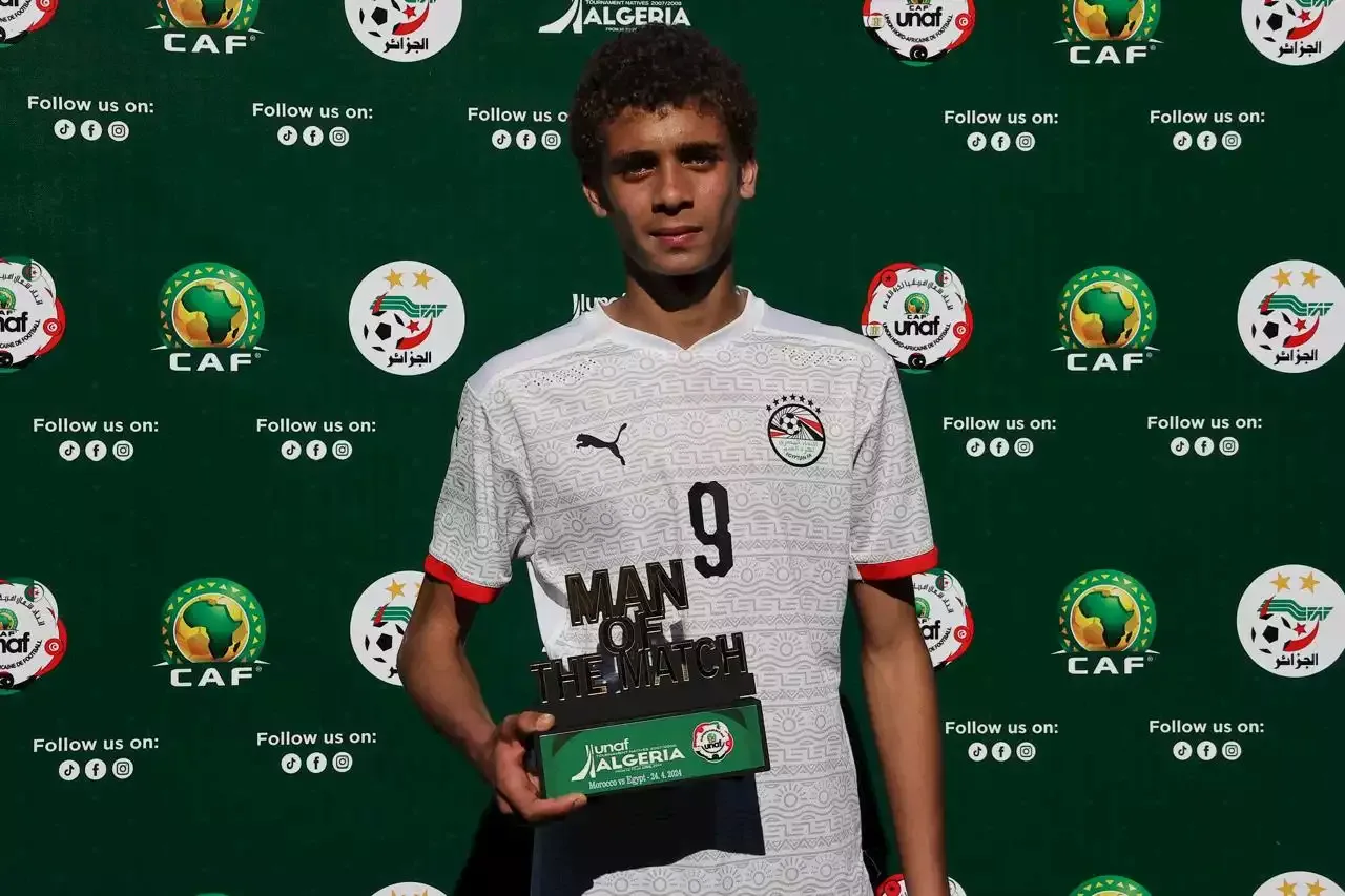 برشلونة يطلب التعاقد مع لاعب من الأهلي المصري