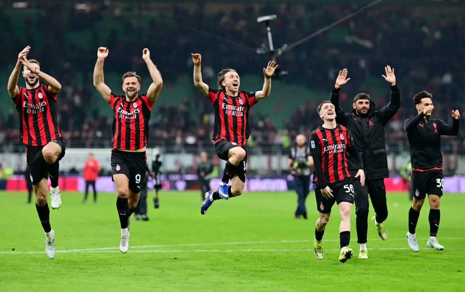 ميلان يهزم إنتر ميلان بهدف إستوبينيان ويقلص الفارق في الدوري الإيطالي