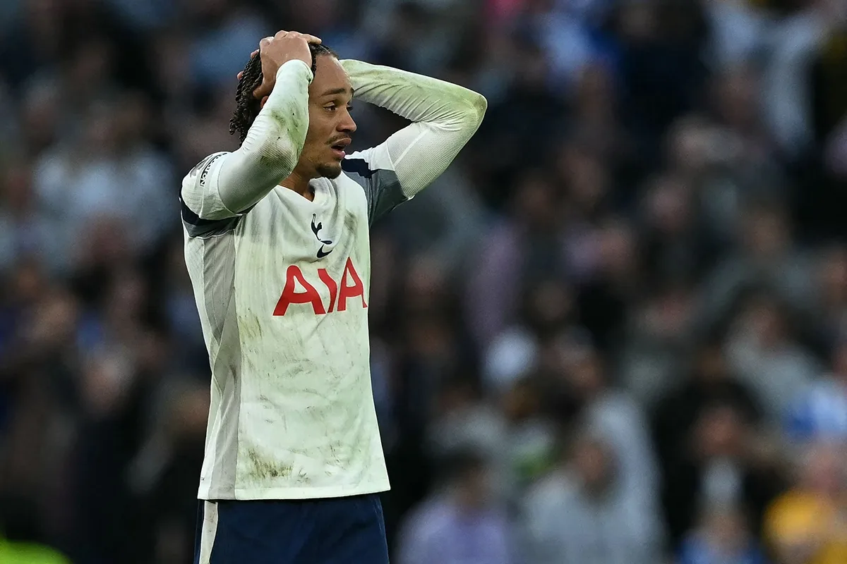 توتنهام يتعثر أمام برايتون ويقترب من شبح الهبوط في الدوري الإنجليزي