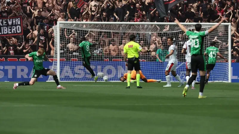 ميلان يتعثر أمام ساسولو ويبتعد عن دوري الأبطال