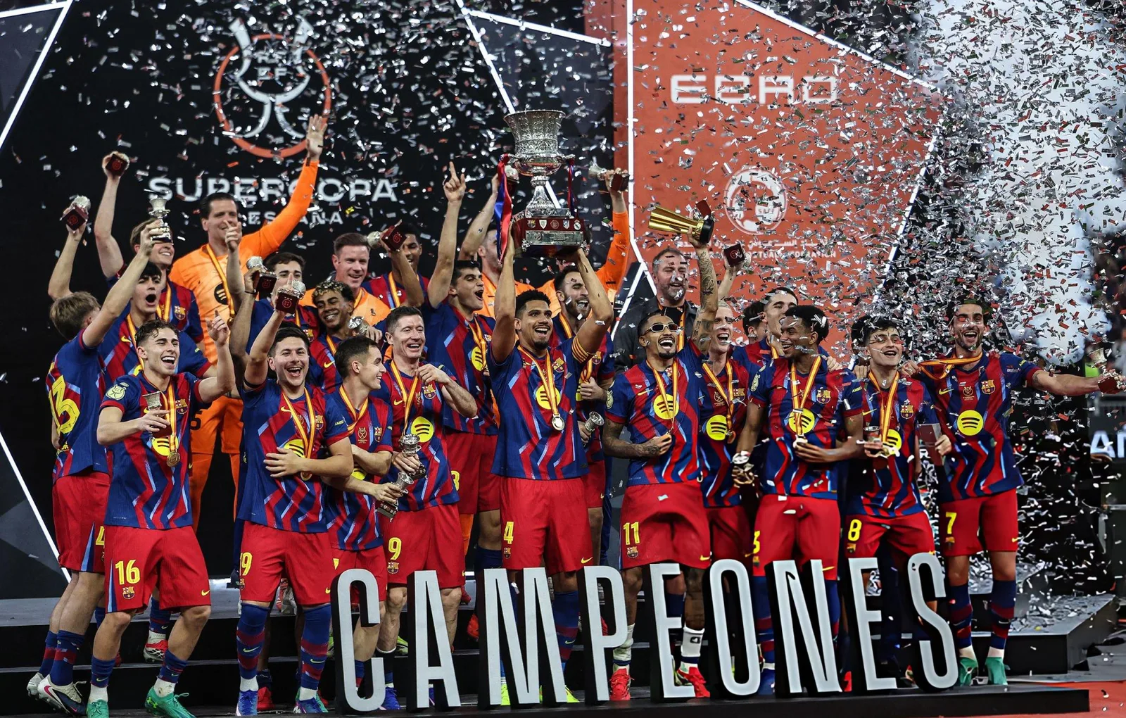 برشلونة يسقط ريال مدريد ويتوج بطلاً للدوري الإسباني
