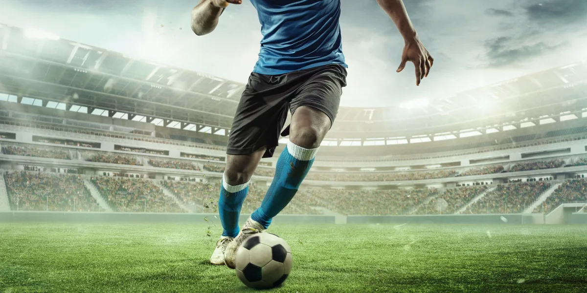 من هو أسرع لاعب فب العالم؟