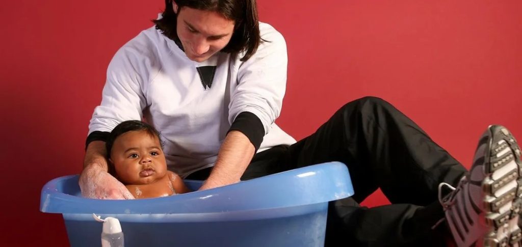 ما قصة لامين يامال الرضيع مع ميسي؟