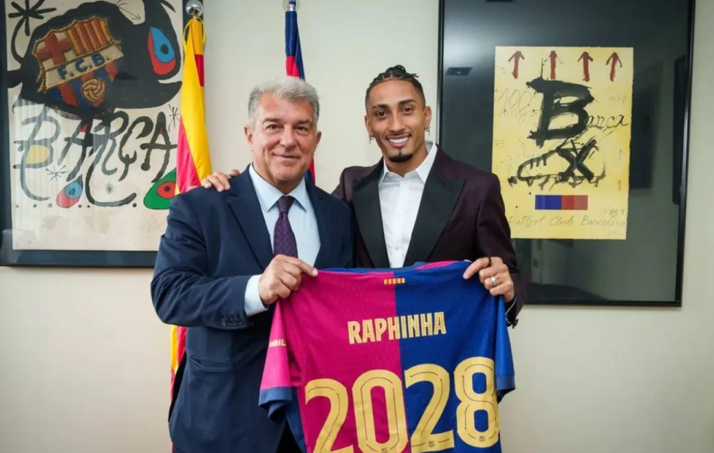 رسمياً ... برشلونة يمدد عقد البرازيلي رافينيا حتى 2028