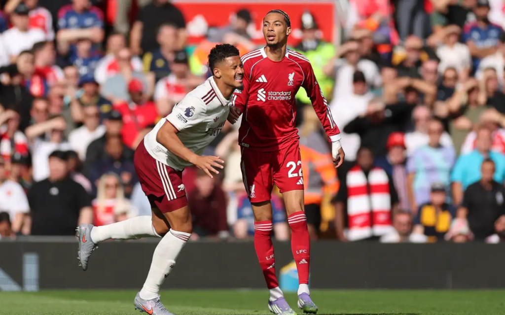 ليفربول يهزم آرسنال في الدوري الإنجليزي الممتاز ليفربول يهزم آرسنال في الدوري الإنجليزي الممتاز