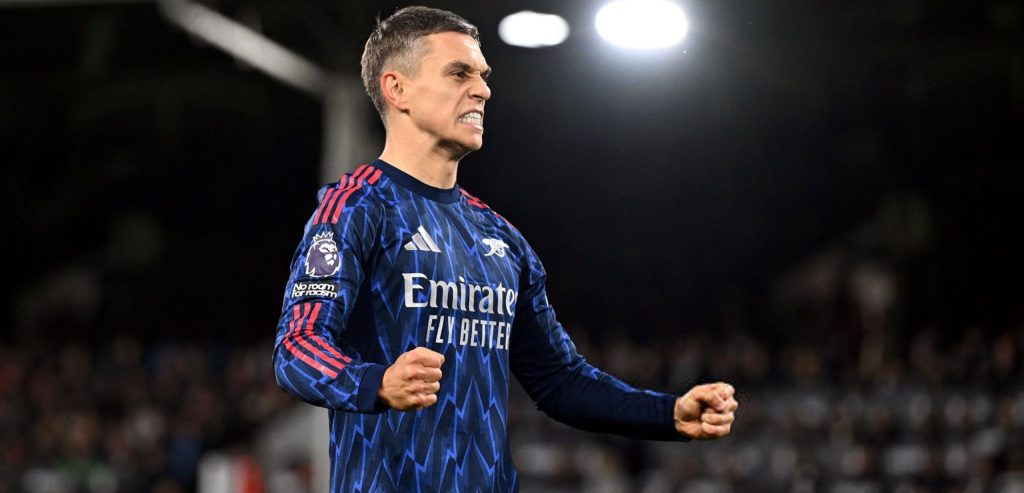 ارسنال يتصدر الدوري الإنجليزي بعد الفوز على فولهام