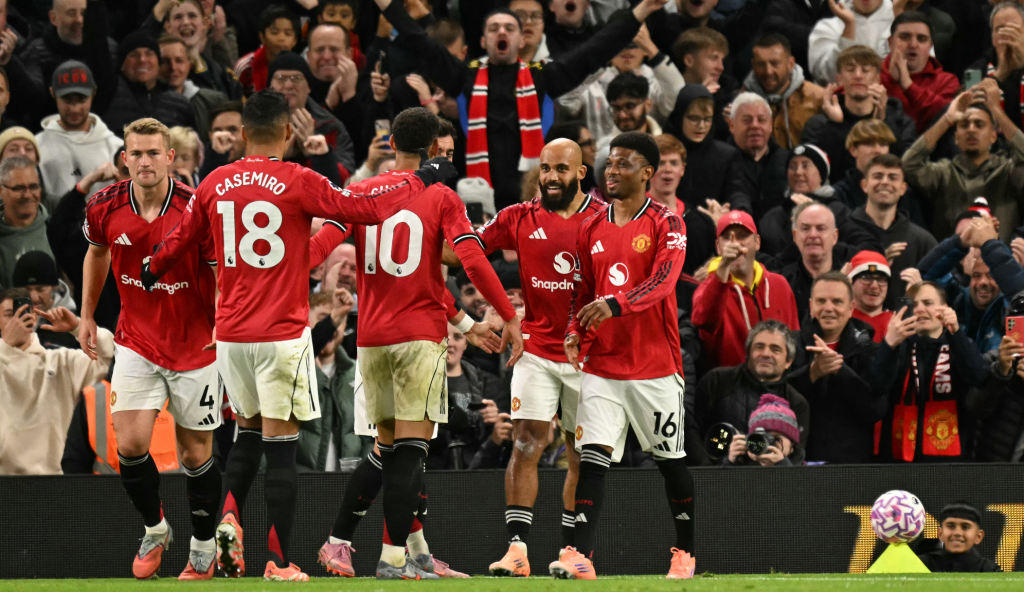 مانشستر يونايتد يحقق فوز مثير على برايتون 4-2