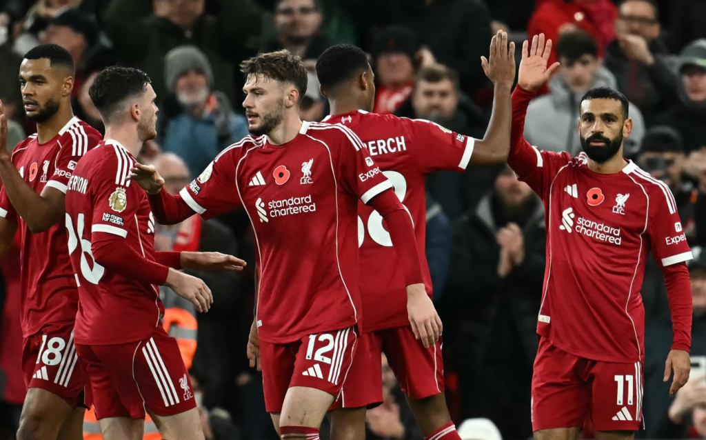 ليفربول يستعيد عافيته بالفوز على أستون فيلا بهدفين دون رد ليفربول يستعيد عافيته