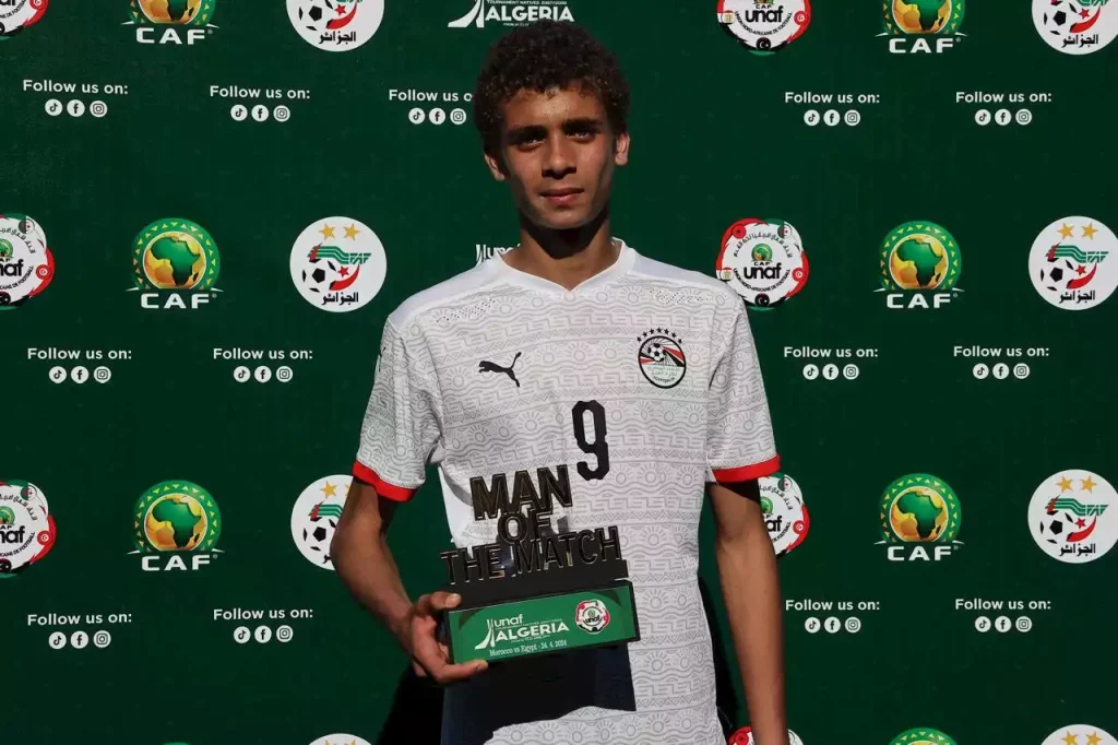 برشلونة يطلب التعاقد مع لاعب من الأهلي المصري