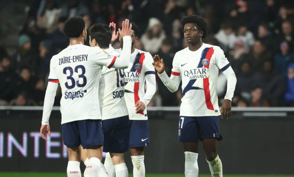 سان جيرمان يهزم ميتز بصعوبة 3-2 في الدوري الفرنسي سان جيرمان يهزم ميتز