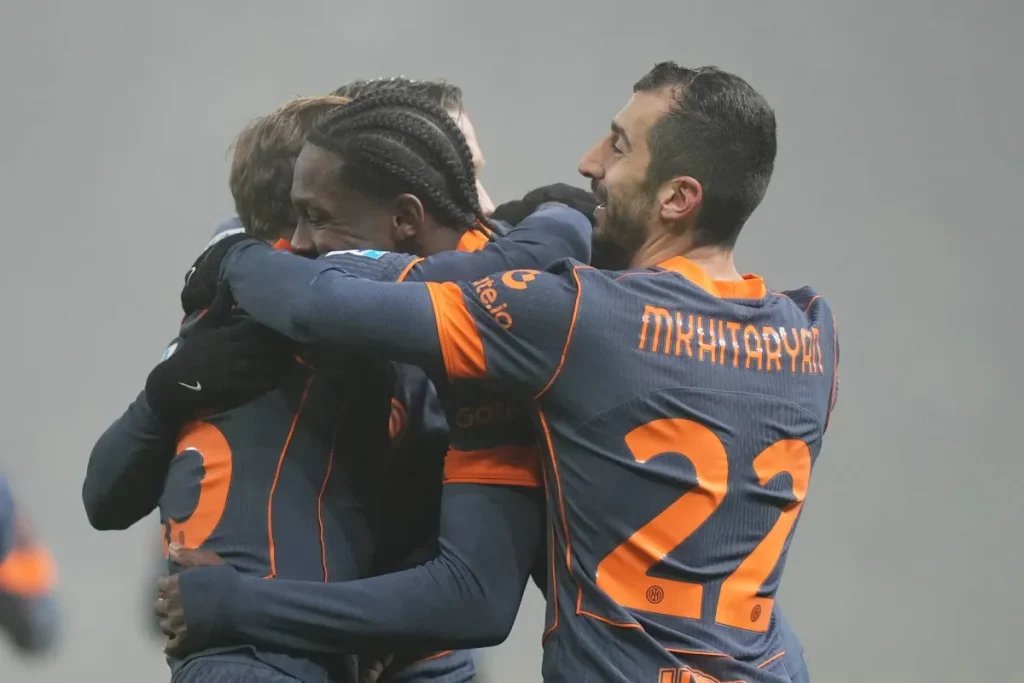 انتر ميلان يهزم بارما بثنائية وينفرد بصدارة الكالتشيو