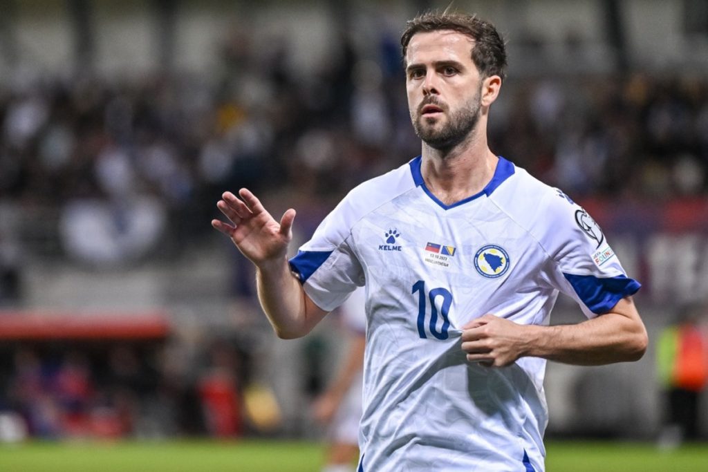 ميراليم بيانيتش يعلن اعتزال كرة القدم رسمياً في سن 35 عاماً